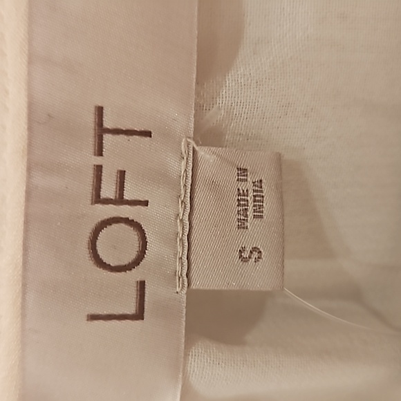 LOFT Sleeveless blouse size S .  off white color. - Picture 3 of 11